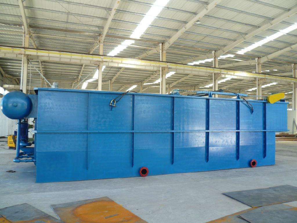 選擇生活污水處理設(shè)備需要注意些什么呢？